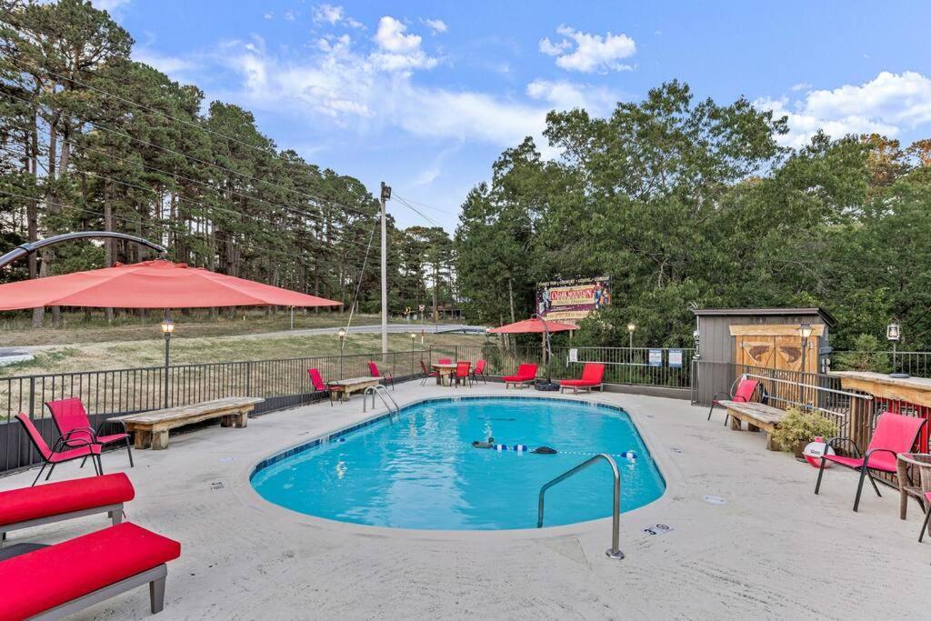 Stonegate Lodge Fire Pit 50In Tv Salt Water Pool Fast Wi-Fi Room #301 Eureka Springs Exterior photo